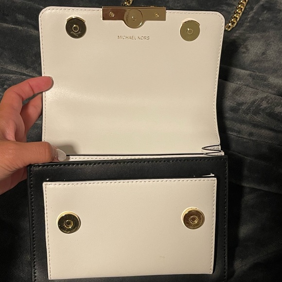 Black Green and White Michael Kors mini with adjustable gold chain. Like new - Picture 4 of 7